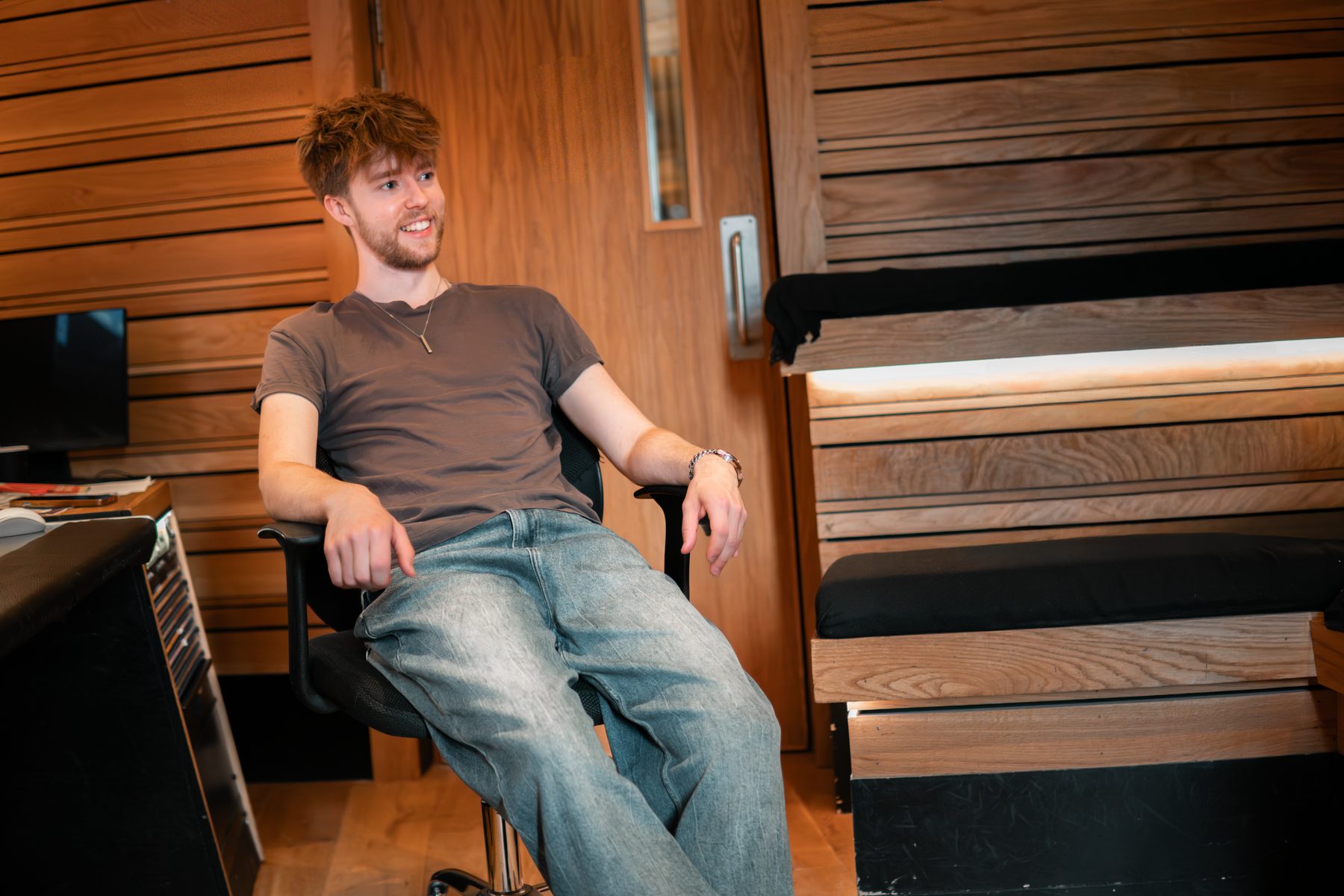 Narcova — artist and producer Fin Wells in the studio